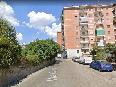 Negozio in Vendita a Napoli, 2'080'000€, 3200 m²