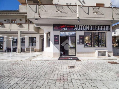 Negozio in vendita a Rieti via Lisciano, 32