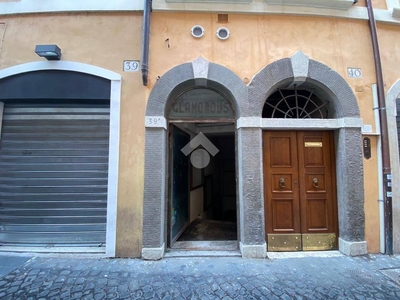 Negozio in vendita a Roma via del Vantaggio, 39A