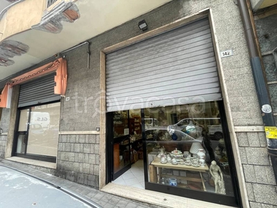 Negozio in vendita a Sanremo via Martiri della Libertà, 142