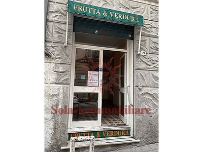 Negozio in vendita a Sanremo via Zeffiro Massa, 79