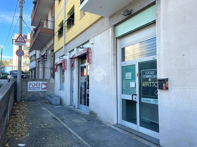 Negozio in vendita a Trieste via dei Gravisi, 1