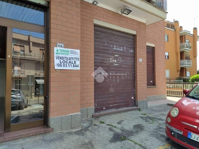 Negozio in vendita ad Albano Laziale via Trilussa, 119