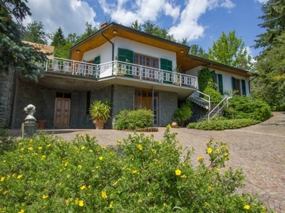 Villa Panoramica in Vendita nelle Colline Lunigianesi