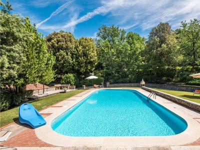 Piacevole casa a Castiglion Fiorentino con terrazza e piscina