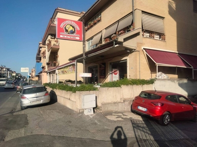 Pizzeria in vendita a Fonte Nuova via Palombarese, 502
