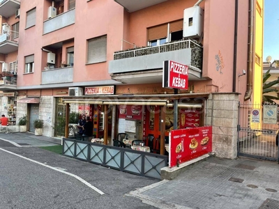 Pizzeria in vendita a Roma via Mattia Battistini