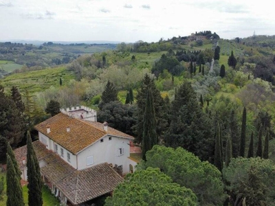 Villa di Prestigio in Vendita a San Miniato - Posizione Panoramica