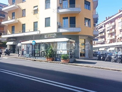 Pub in vendita a Genova via San Martino, 73r