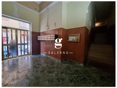 Quadrilocale in Vendita a Salerno, 255'000€, 120 m²