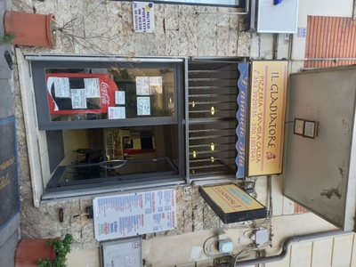 Ristorante/Pizzeria in vendita a Genzano di Roma via Garibaldi