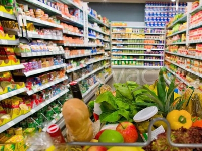 Supermercato/Minimarket in in vendita da privato a Fenegrò