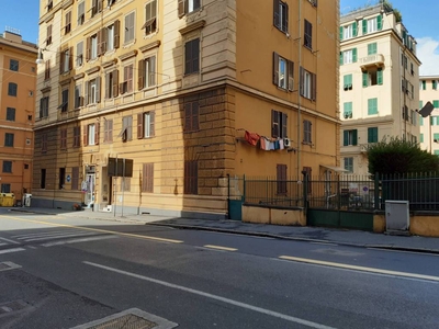 Ufficio in vendita a Genova via Montevideo, 6