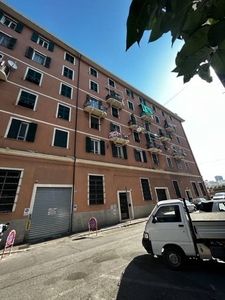 Ufficio in vendita a Genova via Passo Buole