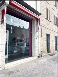 Ufficio in vendita a Macerata borgo Nicolò Peranzoni