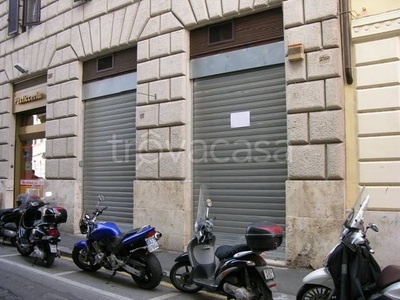 Ufficio in vendita a Roma via dei Banchi Vecchi