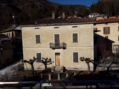 Villa in vendita a Magreglio
