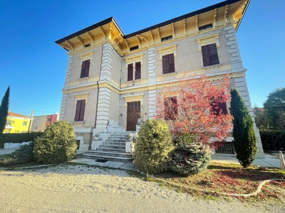 Villa unifamiliare in vendita a Chiaravalle