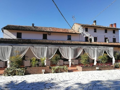 Agriturismo in vendita a Monticelli Pavese