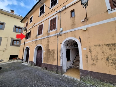 Appartamento in Piazza D'erbe, Ponzano Romano (RM)