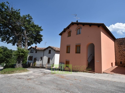 Appartamento in vendita a Montefortino