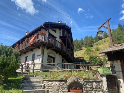 Appartamento in vendita a Pragelato