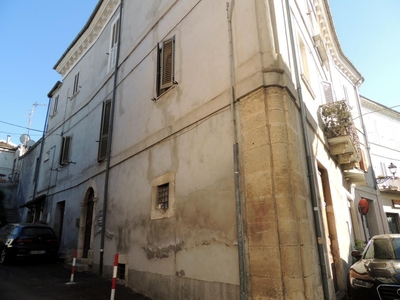 Appartamento in vendita a Torre De' Passeri