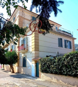 Appartamento in vendita a Vietri Sul Mare