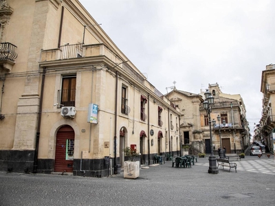 Bar in vendita a Militello In Val Di Catania