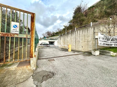Box / posti auto in vendita a Genova, Borzoli