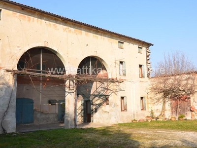 Casa colonica in vendita a Rovolon