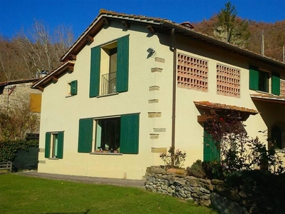 Casa colonica in vendita a Vicchio