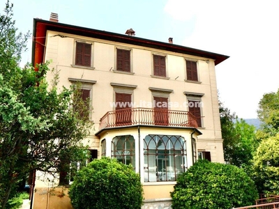 Casa indipendente in vendita a Alzano Lombardo