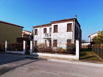 Casa indipendente in vendita a Arqua' Polesine