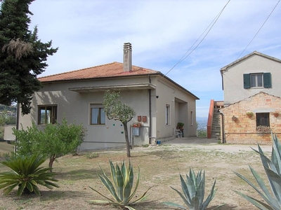 Casa indipendente in vendita a Atri