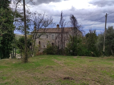 Casa indipendente in vendita a Castignano