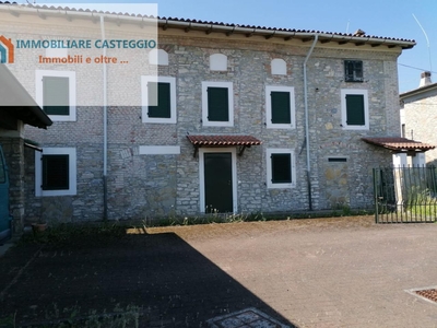 Casa indipendente in vendita a Colli Verdi