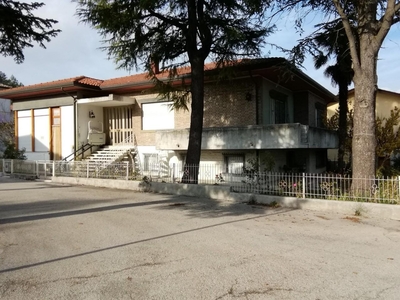 Casa indipendente in vendita a Mercatino Conca