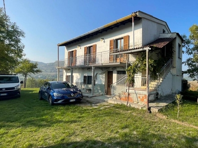 Casa indipendente in vendita a Montacuto