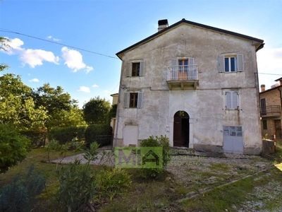 Casa indipendente in vendita a Montefalcone Appennino