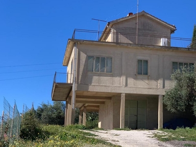 Casa indipendente in vendita a Monterosso Almo