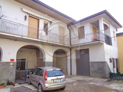 Casa indipendente in vendita a Oggiona Con Santo Stefano