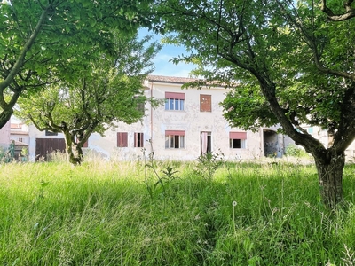 Casa indipendente in vendita a Piacenza D'Adige