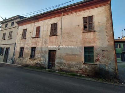 Casa indipendente in vendita a Pieve Porto Morone