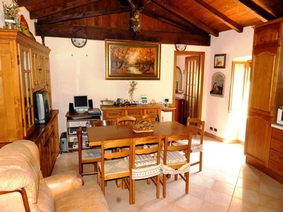 Casa indipendente in vendita a Pontremoli