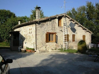 Casa indipendente in vendita a San Severino Marche