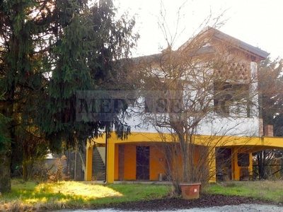Casa indipendente in vendita a Sannazzaro De' Burgondi