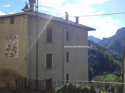 Casa indipendente in vendita a Santa Brigida