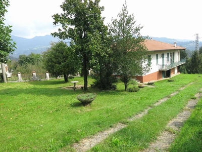 Casa indipendente in vendita a Sant'Omobono Terme