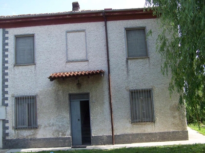 Casa indipendente in vendita a Silvano Pietra